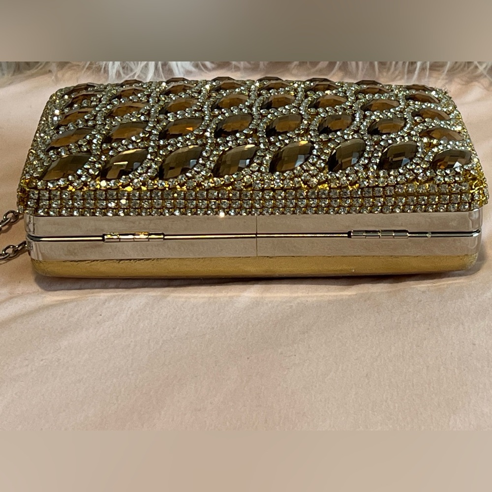 Elegant Gold and Silver Bag - Picture 7 of 10